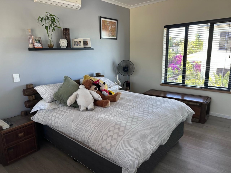 To Let 5 Bedroom Property for Rent in Rome Glen Western Cape